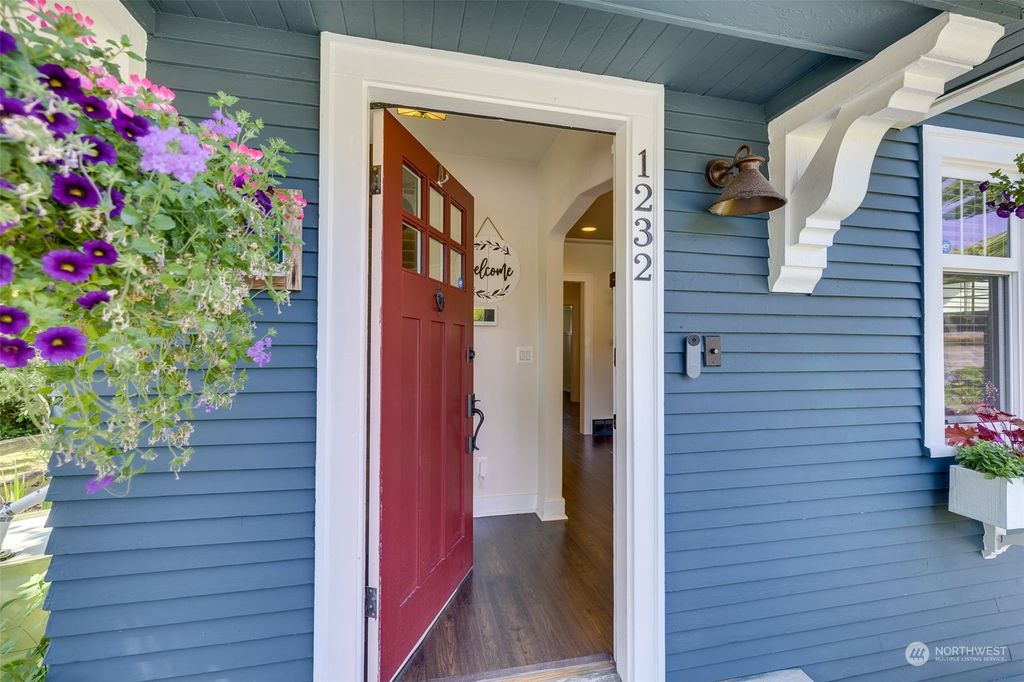 Photo of 1232 Donovan Lane, Everett, WA 98201 (MLS # 2266173)