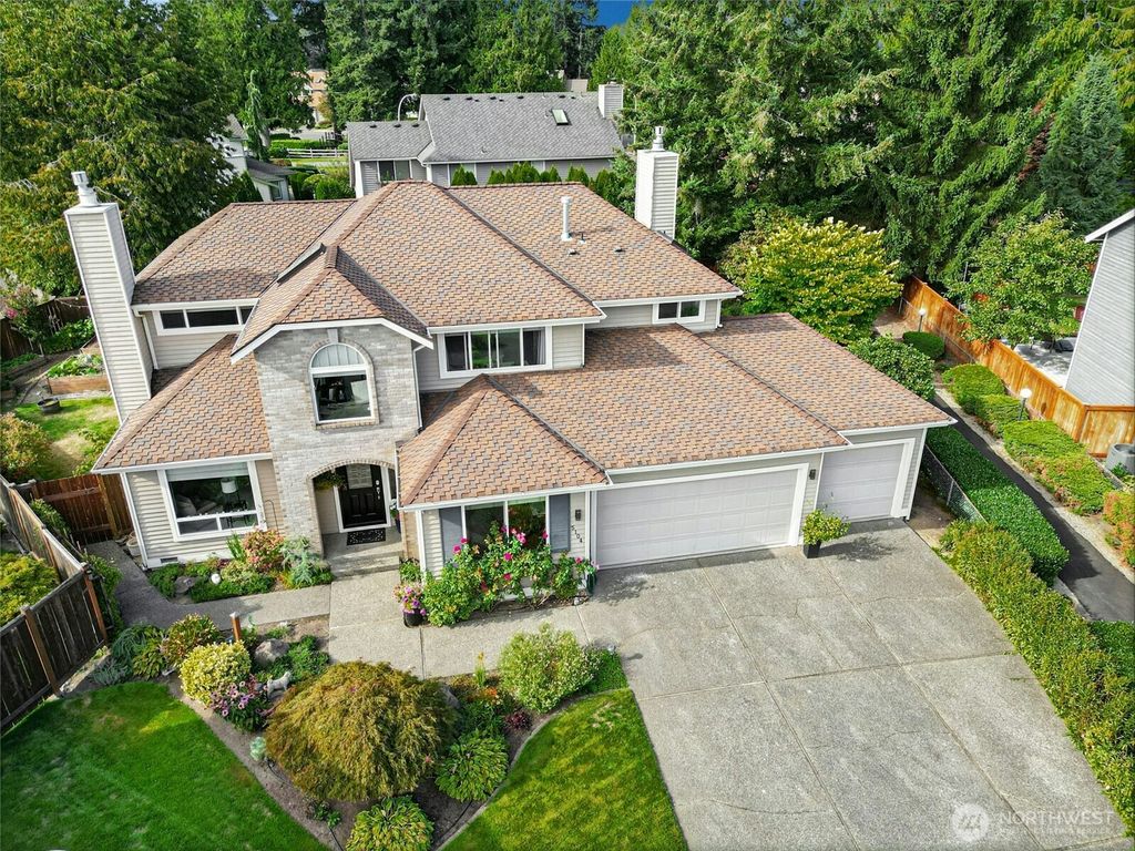 Photo of 5104 NE 18th Court, Renton, WA 98059 (MLS # 2344939)
