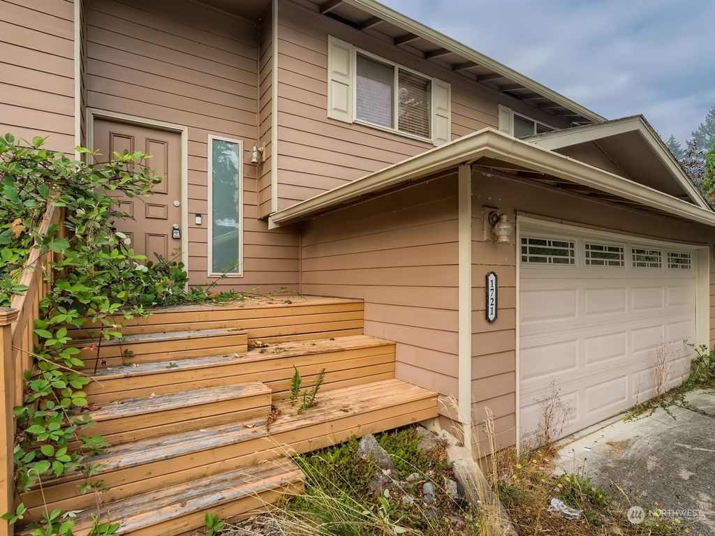 Photo of 1721 Olympia Avenue SE, Renton, WA 98058 (MLS # 2010746)