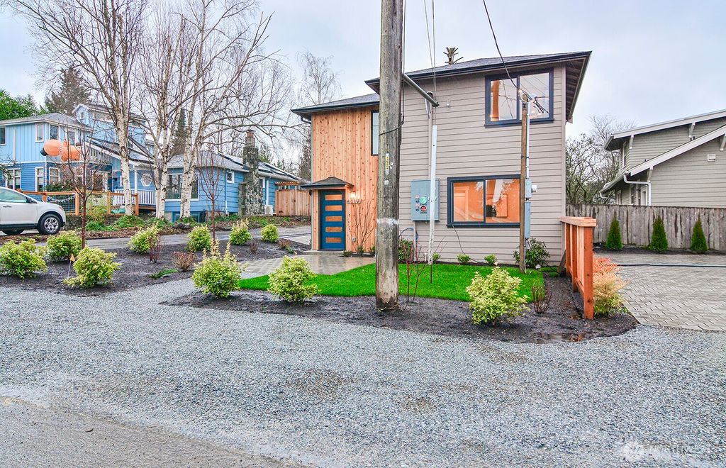 Photo of 4319 SW 102nd Street, Seattle, WA 98146 (MLS # 2465420)