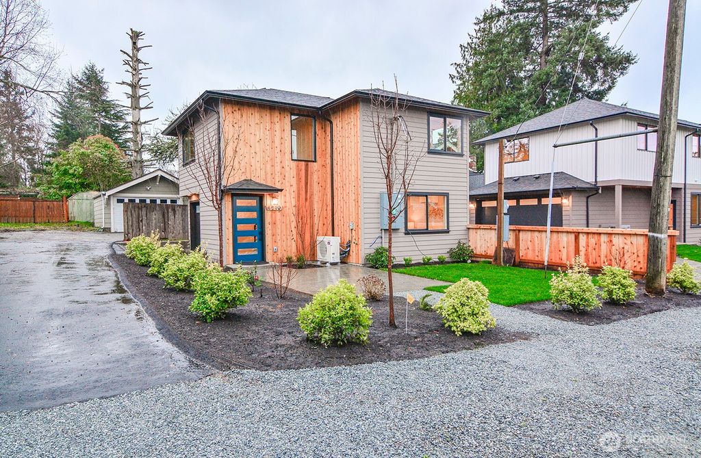 Photo of 4319 SW 102nd Street, Seattle, WA 98146 (MLS # 2465420)