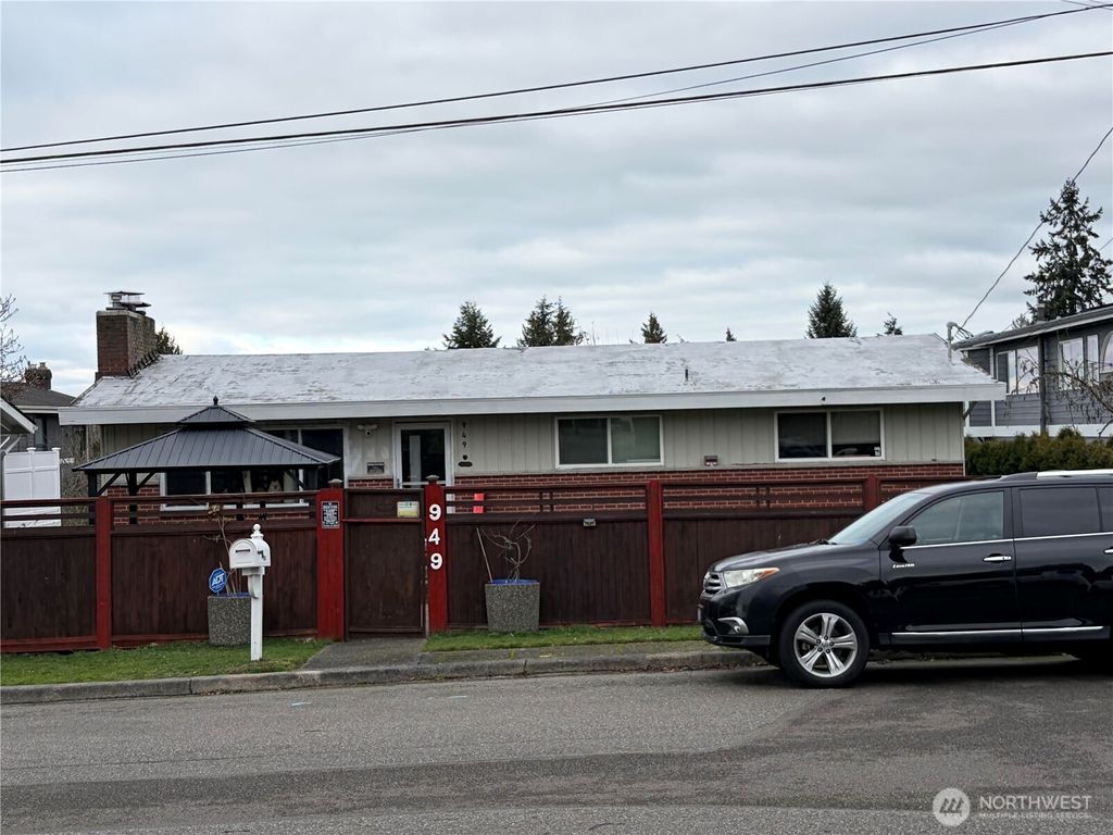 Photo of 949 Alder Street, Edmonds, WA 98020 (MLS # 2469274)