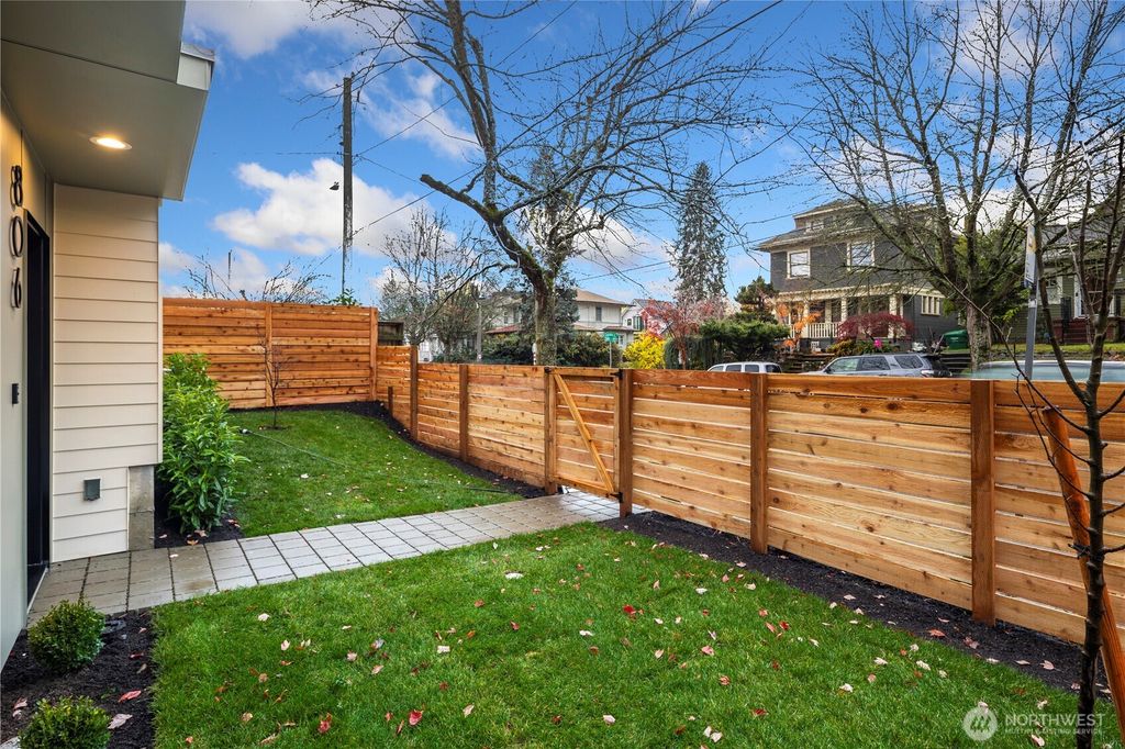 Photo of 806 34th Avenue, Seattle, WA 98122 (MLS # 2455462)