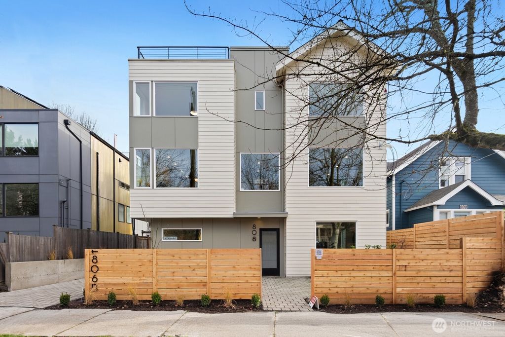 Photo of 806 34th Avenue, Seattle, WA 98122 (MLS # 2455462)