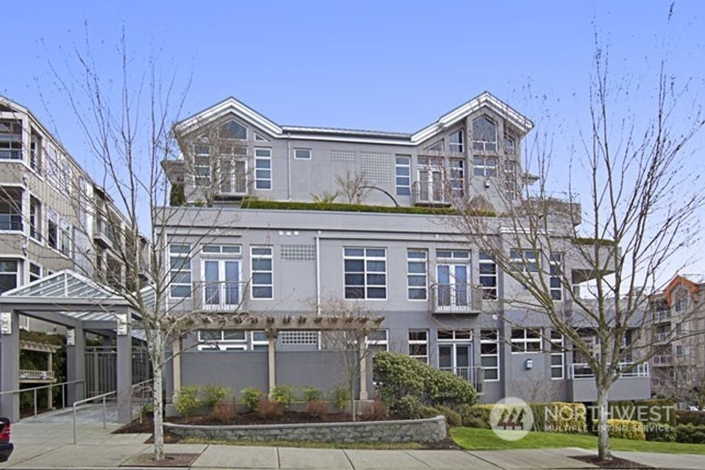 Photo of 602 5th Street #2002, Kirkland, WA 98033 (MLS # 2249211)