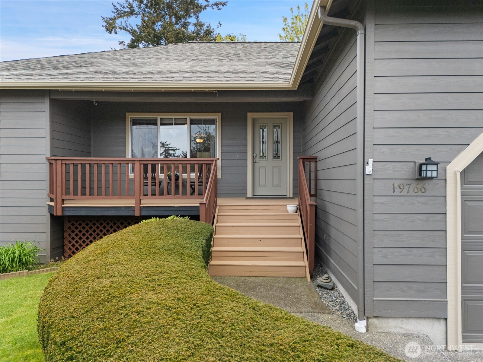 19766 Garnet Court NE