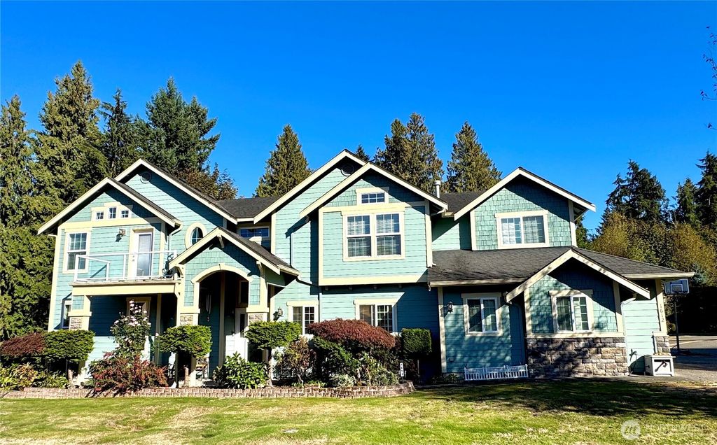 Photo of 1612 Holbrook Avenue, Everett, WA 98203 (MLS # 2435213)