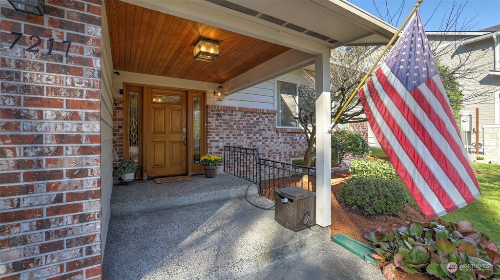 Photo of 27217 48th Avenue S, Kent, WA 98032 (MLS # 2211943)