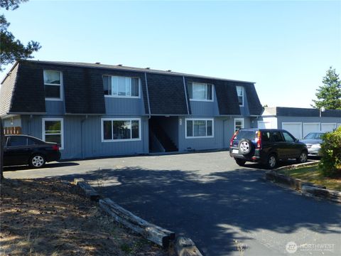 Photo of 225 N 21st Street, Mount Vernon, WA 98273 (MLS # 2431296)