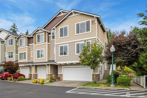 Photo of 15720 Manor Way #E5, Lynnwood, WA 98087 (MLS # 2423165)