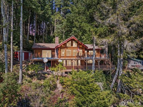 1236 E Island View Road Grapeview WA 98546