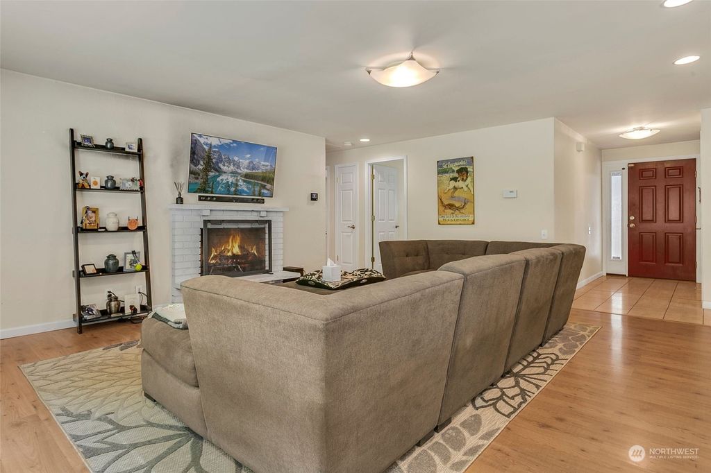 Photo of 2300 SE 19th Street, Renton, WA 98055 (MLS # 2160974)