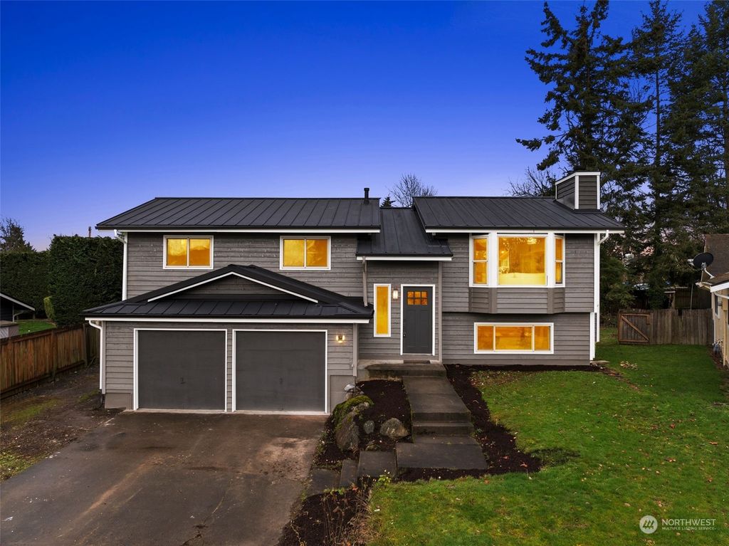 Photo of 1301 S 239th Place, Des Moines, WA 98198 (MLS # 2321763)