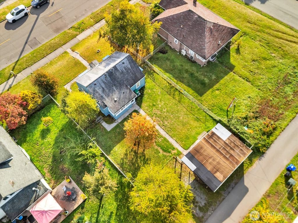 Photo of 2426 Pine Street, Everett, WA 98201 (MLS # 2448211)