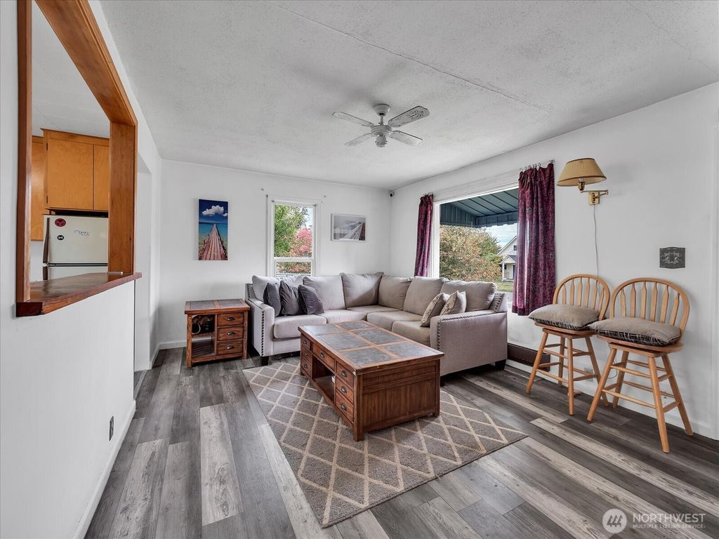 Photo of 2426 Pine Street, Everett, WA 98201 (MLS # 2448211)