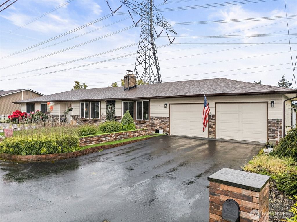 Photo of 11101 SE 295th Street, Auburn, WA 98092 (MLS # 2368037)