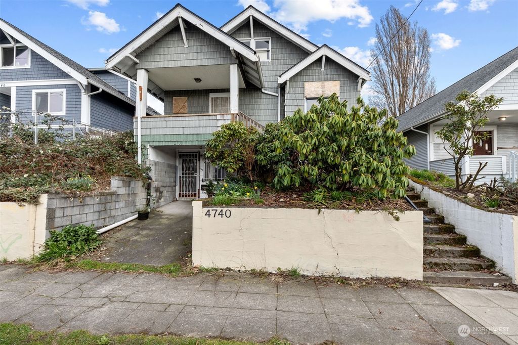 Photo of 4742 7th Avenue NE, Seattle, WA 98105 (MLS # 2210488)