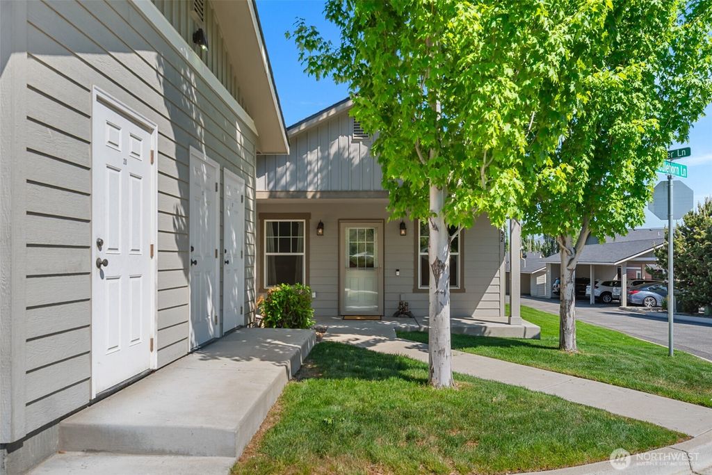 Photo of 2152 Roper Lane, Wenatchee, WA 98801 (MLS # 2520117)