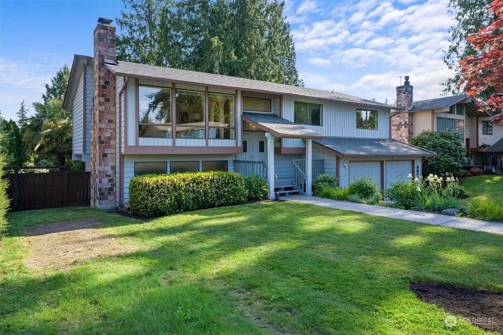 Photo of 9623 NE 204th Place, Bothell, WA 98011 (MLS # 2070675)