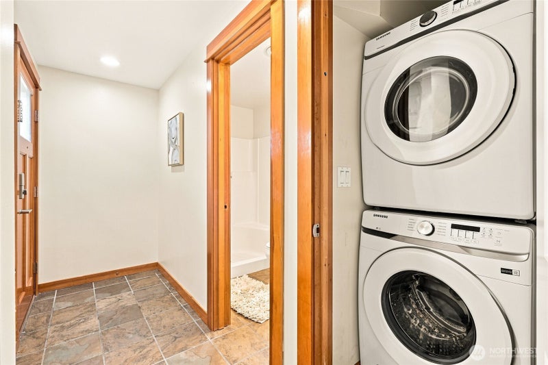 9243 35th Ave SW A