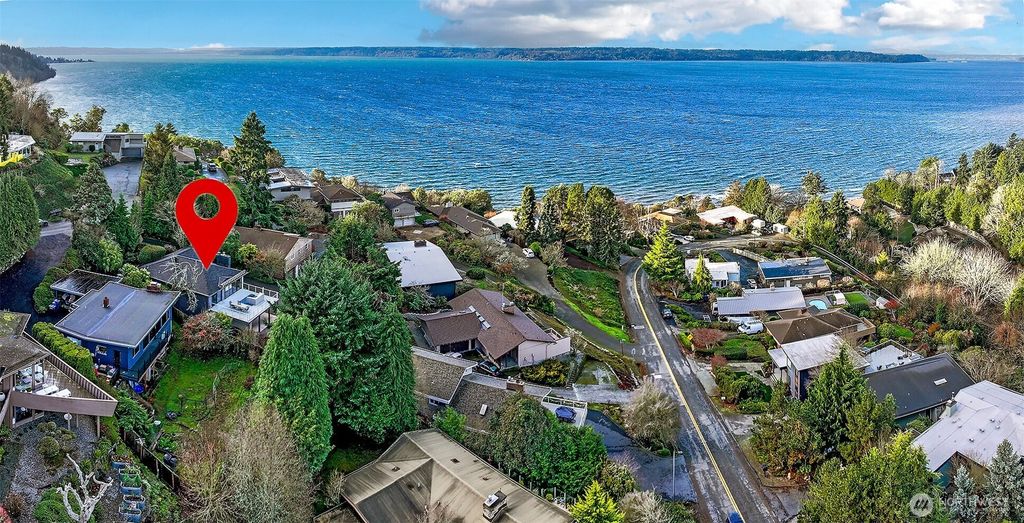 Photo of 1832 Shoreview Lane SW, Burien, WA 98146 (MLS # 2462756)