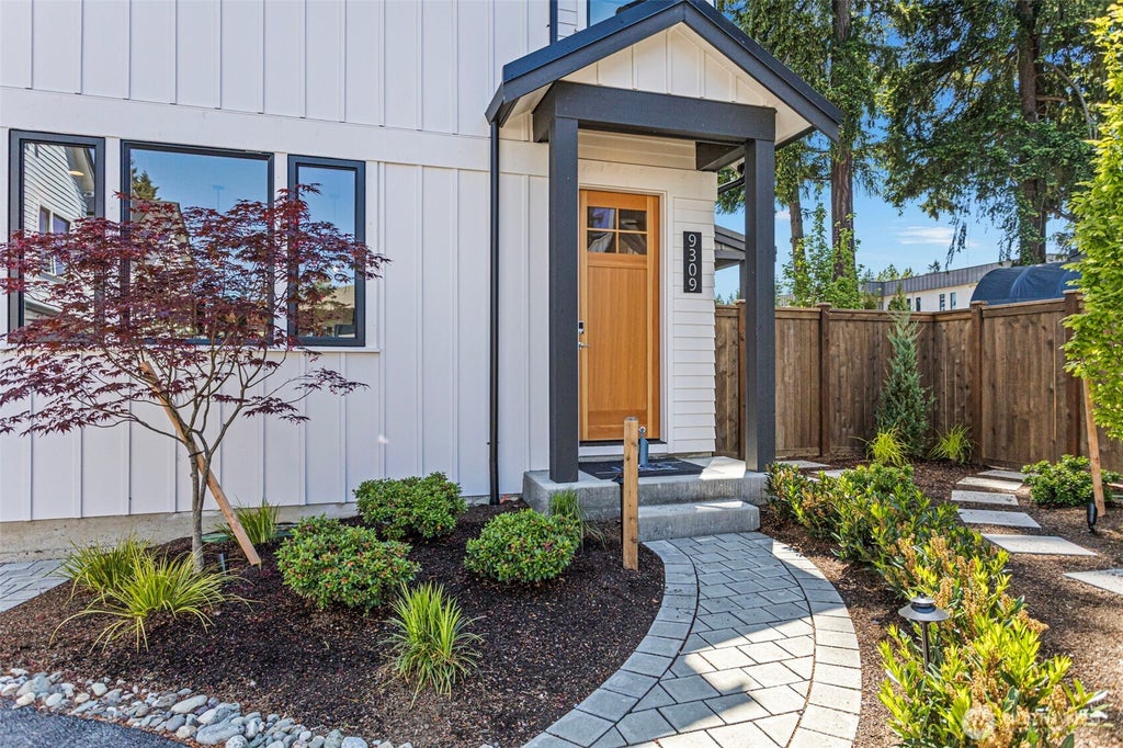Photo of 9309 132nd Avenue NE, Kirkland, WA 98033 (MLS # 2580168)