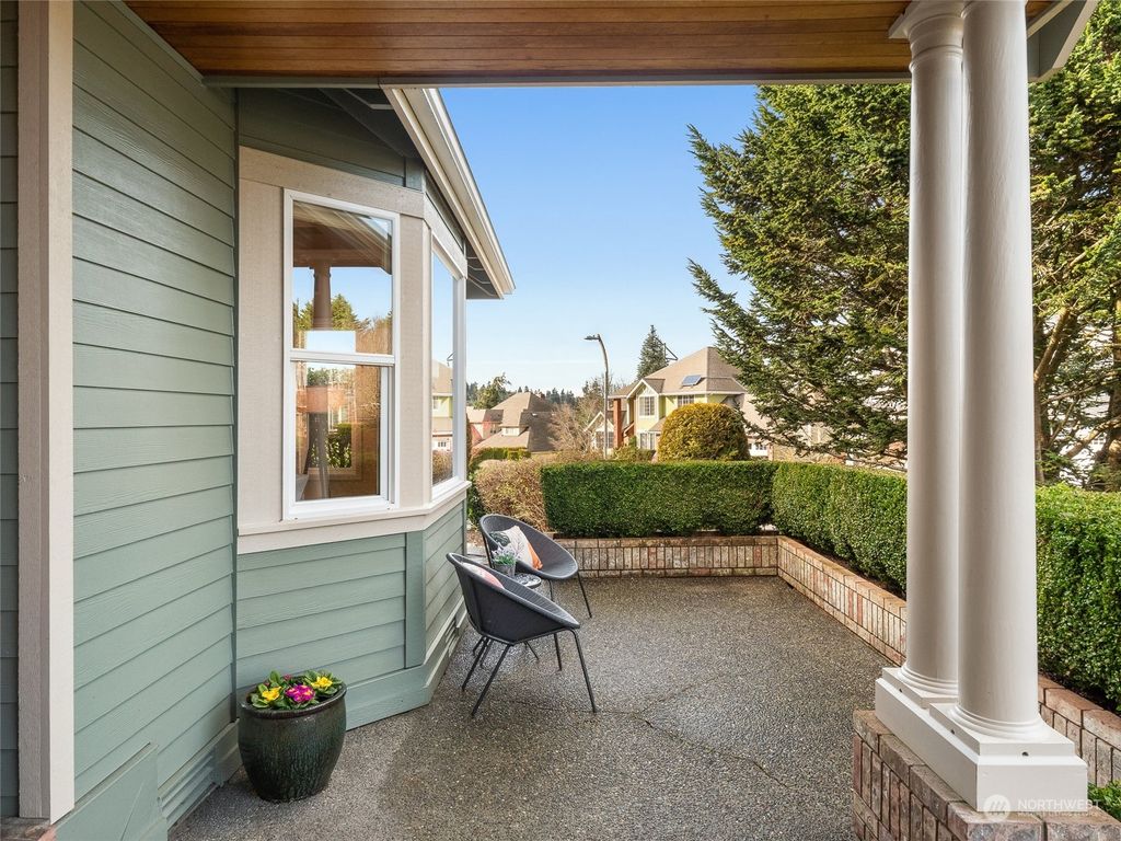Photo of 6331 NE 194th Street, Kenmore, WA 98028 (MLS # 2036591)