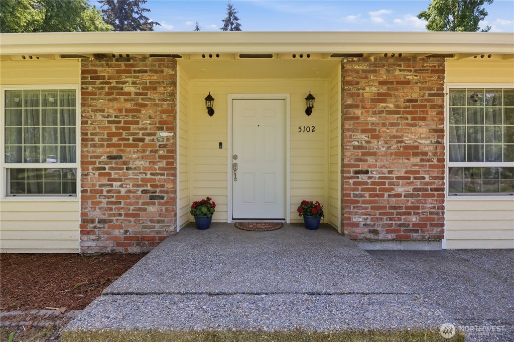 Photo of 5102 162nd Street Ct E, Tacoma, WA 98446 (MLS # 2529583)