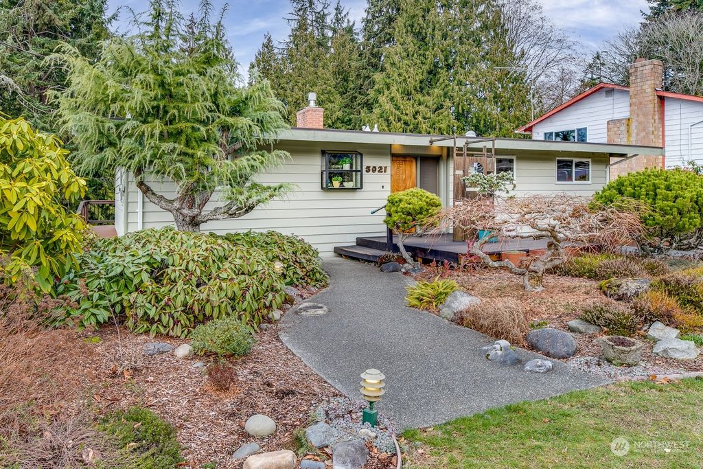 Photo of 5021 Crest Lane, Everett, WA 98203 (MLS # 2028496)