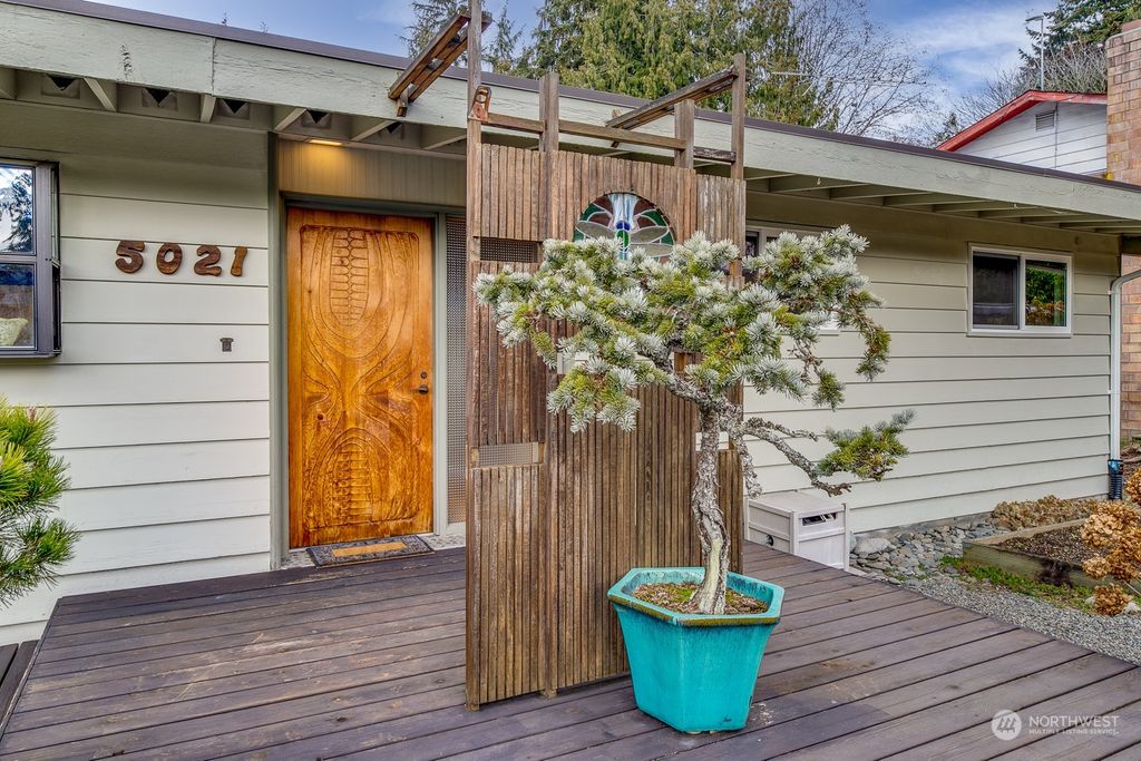 Photo of 5021 Crest Lane, Everett, WA 98203 (MLS # 2028496)