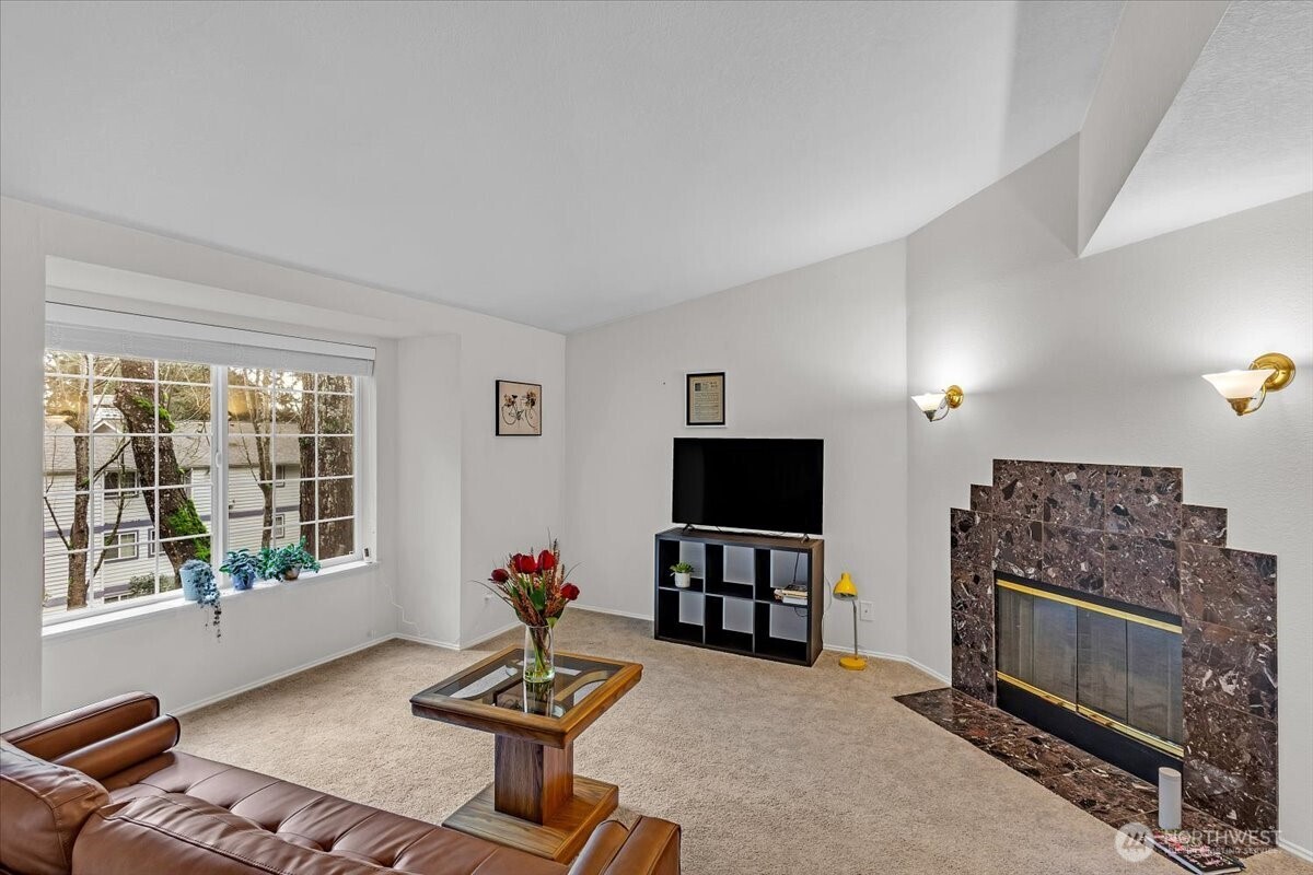 8653 Avondale Rd NE D208