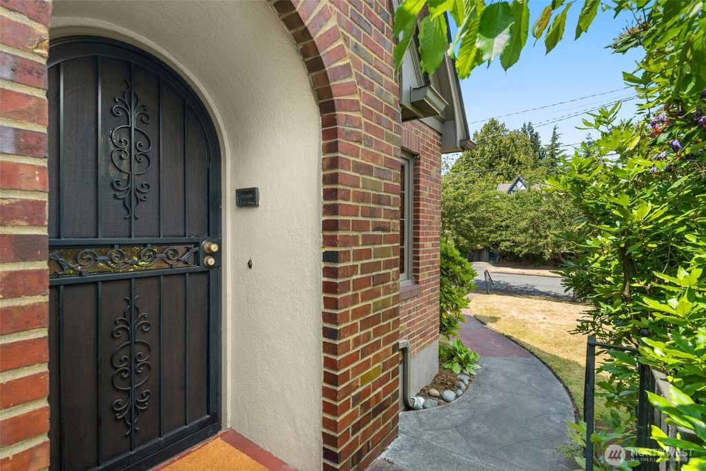 Photo of 1157 N 78th Street, Seattle, WA 98103 (MLS # 2396927)