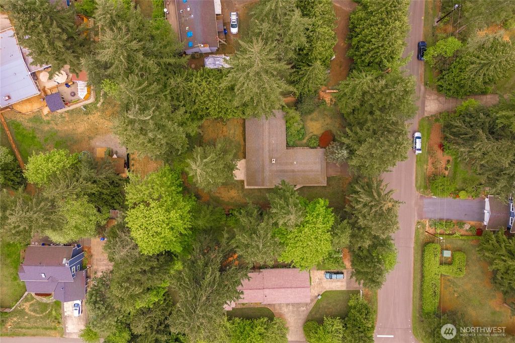 Photo of 2831 247th Avenue SE, Sammamish, WA 98075 (MLS # 2369056)
