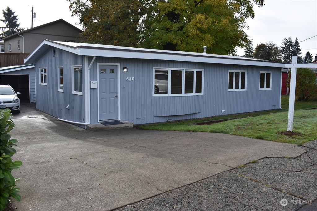 Photo of 640 Ferndale Place NE, Renton, WA 98056 (MLS # 2176930)