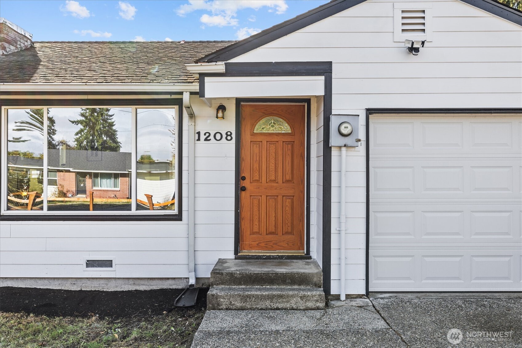 1208 Violet Meadow St S