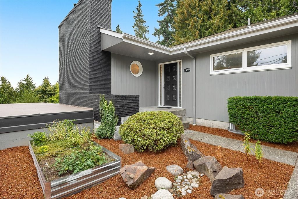 Photo of 1537 NE 96th Street, Seattle, WA 98115 (MLS # 2431298)