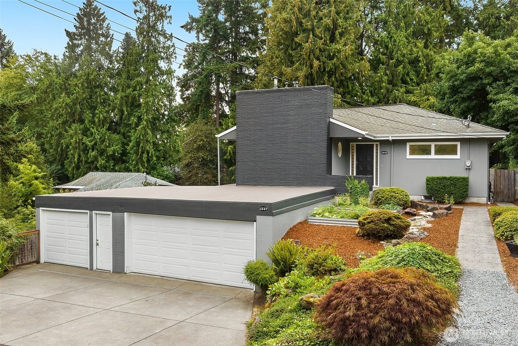 Photo of 1537 NE 96th Street, Seattle, WA 98115 (MLS # 2431298)