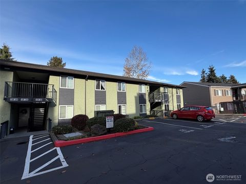 Photo of 615 75th Street SE #C52, Everett, WA 98203 (MLS # 2448755)