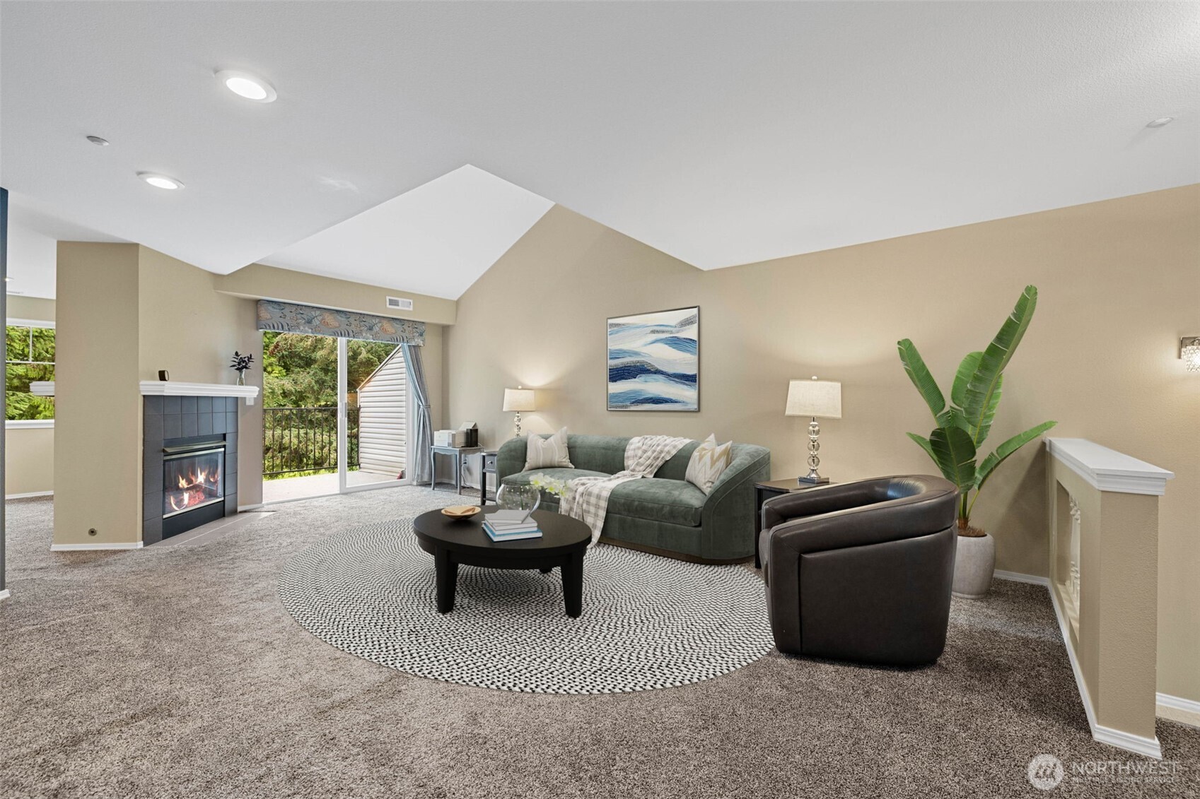 4714 Fairwood BLVD NE 1704