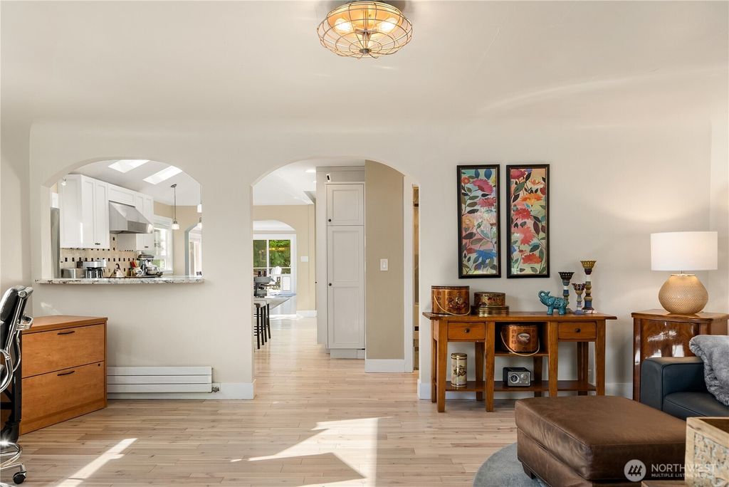 Photo of 4014 SW 98th Street, Seattle, WA 98136 (MLS # 2509542)