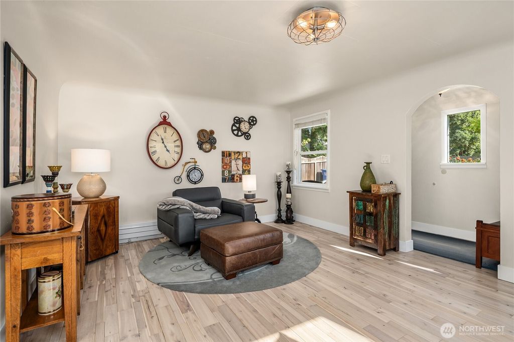 Photo of 4014 SW 98th Street, Seattle, WA 98136 (MLS # 2509542)