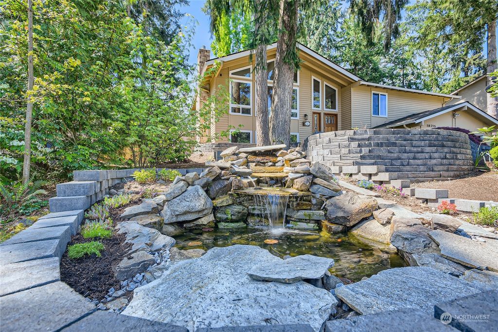Photo of 18215 NE 31 Street, Redmond, WA 98052 (MLS # 2065795)