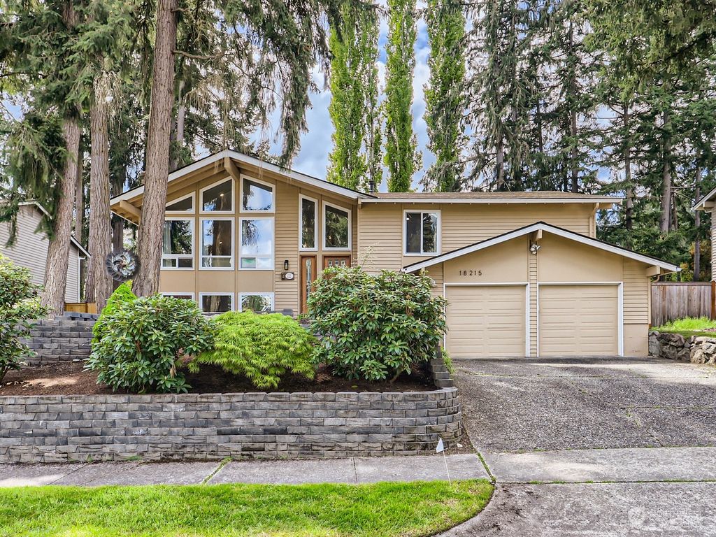 Photo of 18215 NE 31 Street, Redmond, WA 98052 (MLS # 2065795)