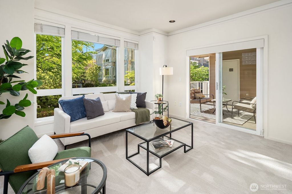 Photo of 702 Kirkland Way #4, Kirkland, WA 98033 (MLS # 2521391)