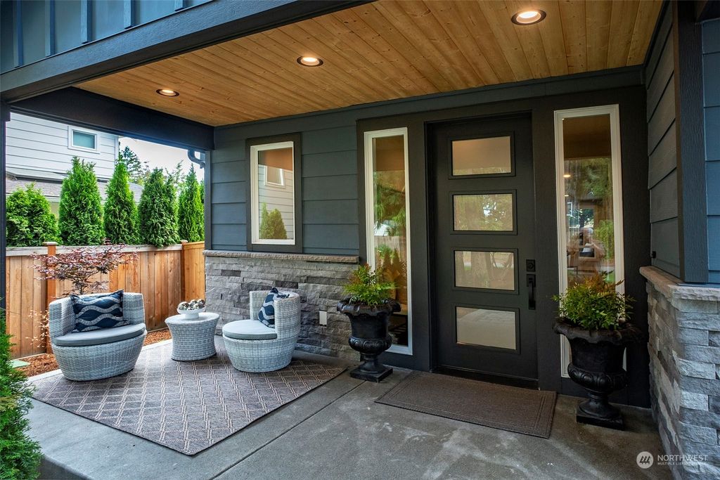 Photo of 7532 124th Place NE, Kirkland, WA 98033 (MLS # 2126749)