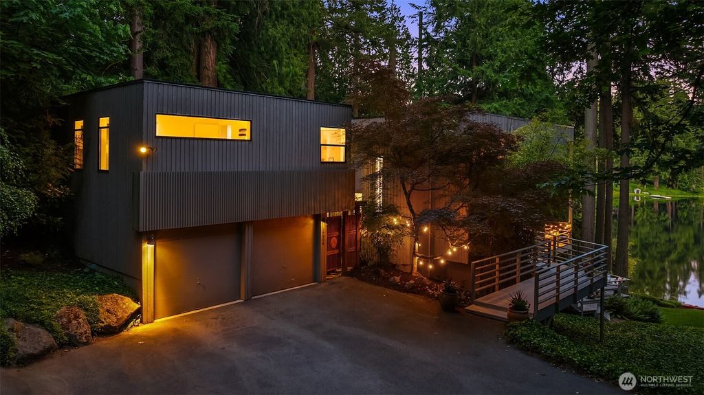 Photo of 17946 W Spring Lake Drive, Renton, WA 98058 (MLS # 2388645)