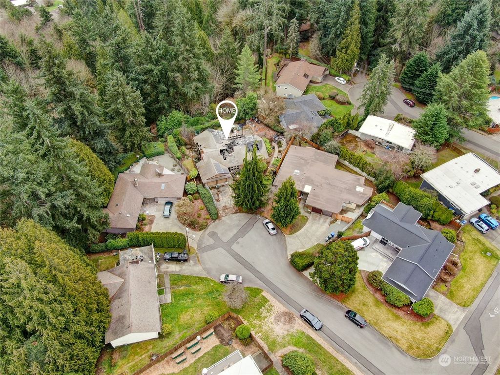 Photo of 16517 NE 2nd Place, Bellevue, WA 98008 (MLS # 2206522)