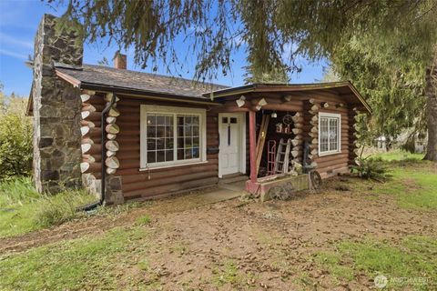 Photo of 3141 Harris Street Road, Kelso, WA 98626 (MLS # 2502640)