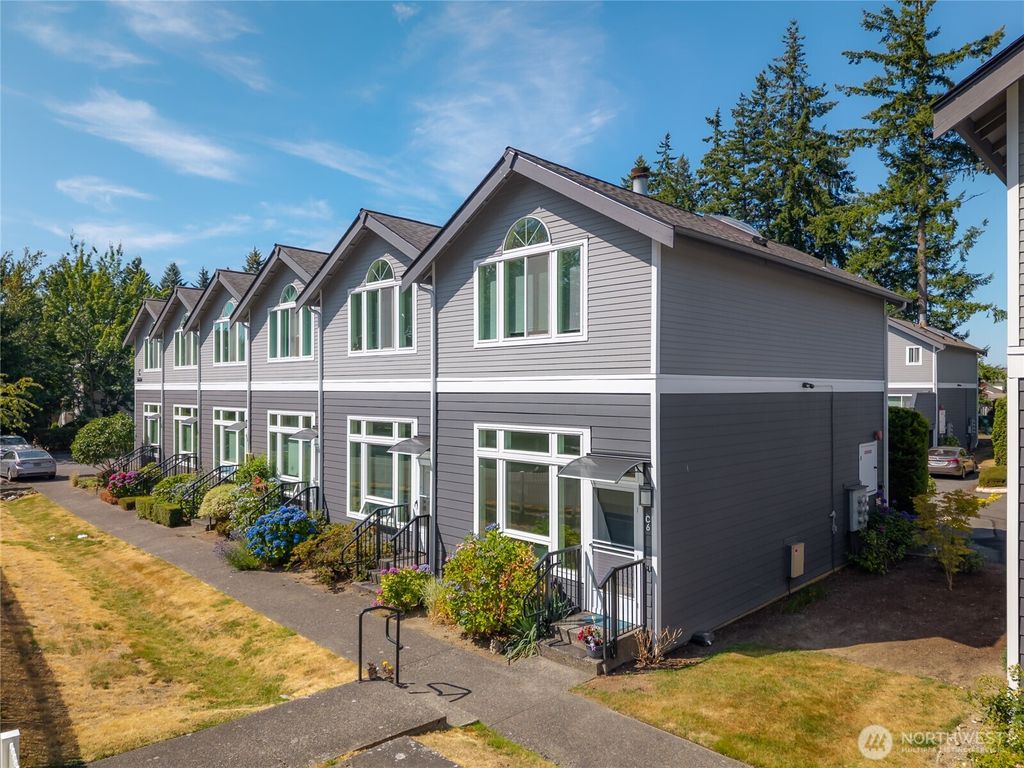 Photo of 16424 Spruce Way #C6, Lynnwood, WA 98037 (MLS # 2415352)