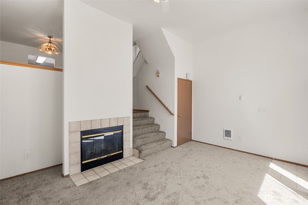 Photo of 16424 Spruce Way #C6, Lynnwood, WA 98037 (MLS # 2415352)